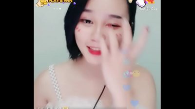 Girl xinh tóc ngắn thả dáng bán dâm trên live